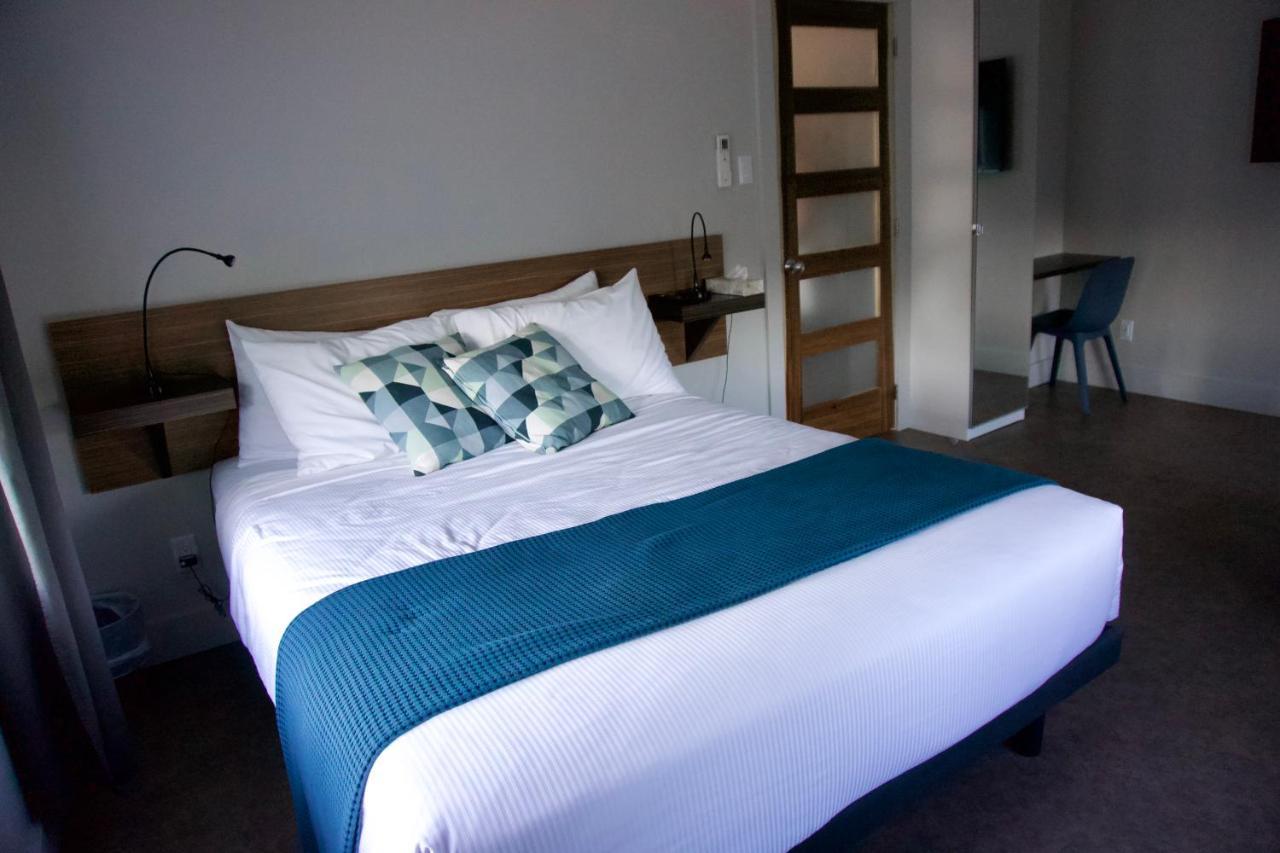 Morel Executive Suites Эдмундстон Экстерьер фото