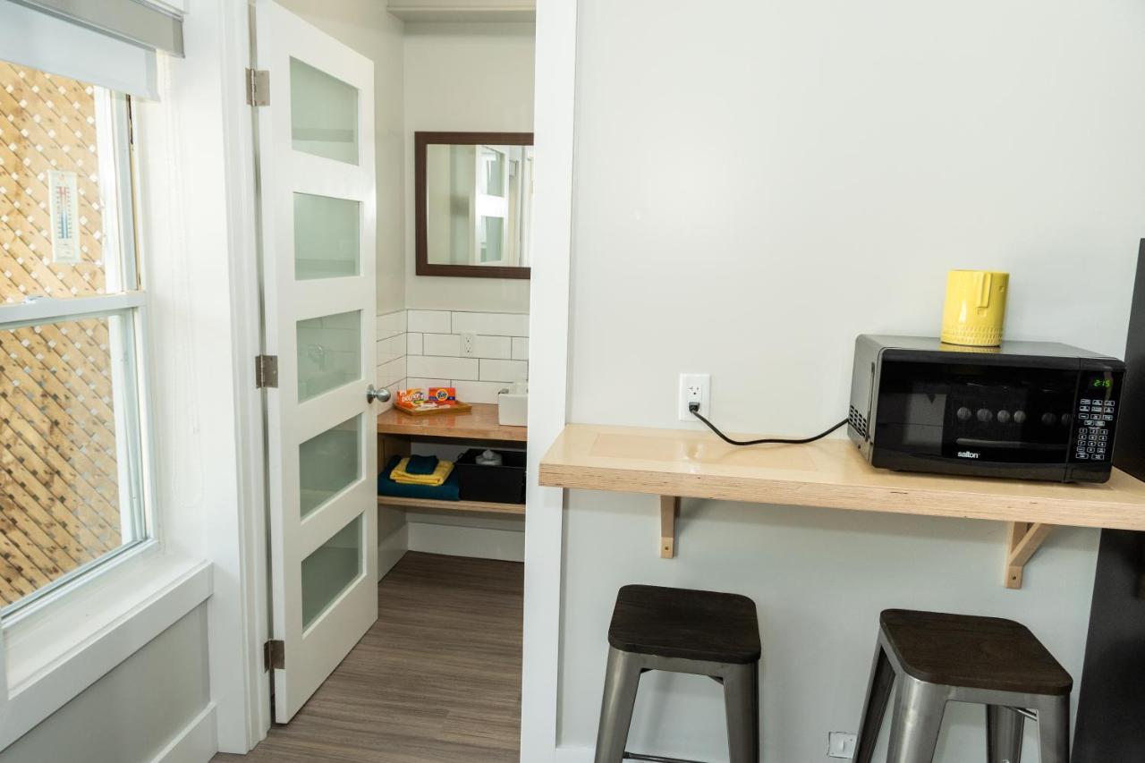 Morel Executive Suites Эдмундстон Экстерьер фото